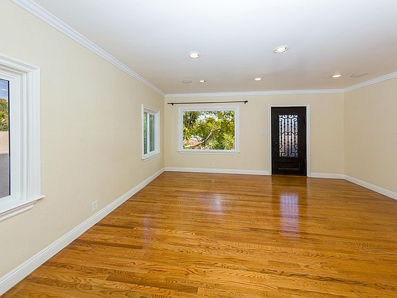 4th image of 771 Holland Ave