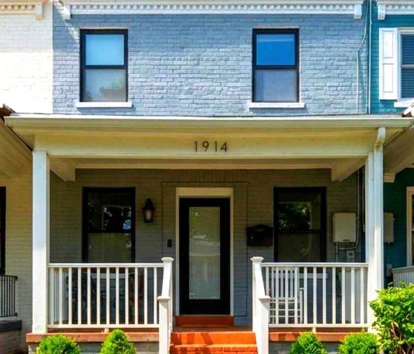 1st image of 1914 D St NE