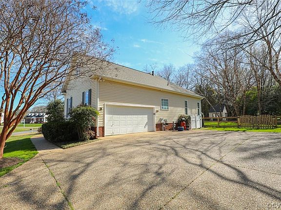 3rd image of 8409 Summer Walk Pkwy