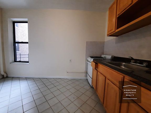 4th image of 5423 Fort Hamilton Pkwy