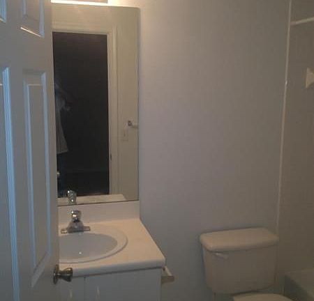 4th image of 958 Summit Lake Dr