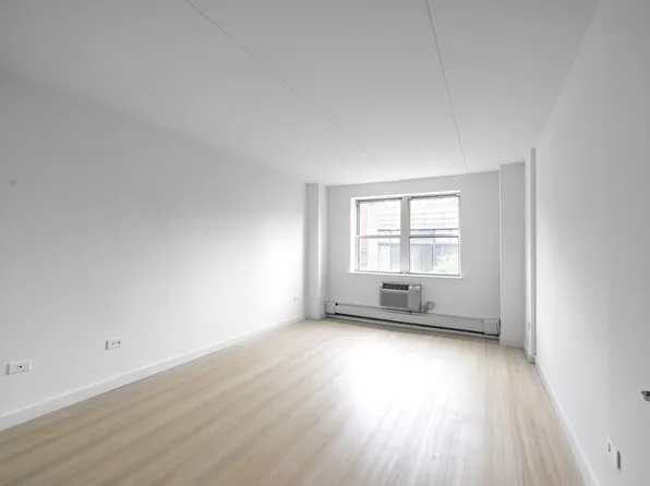 301 Elizabeth Street image 4 of 15