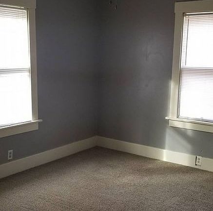 5th image of 220 W Republic Ave