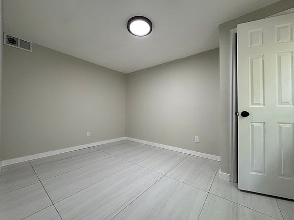 5th image of 64-12 Chamberlain St