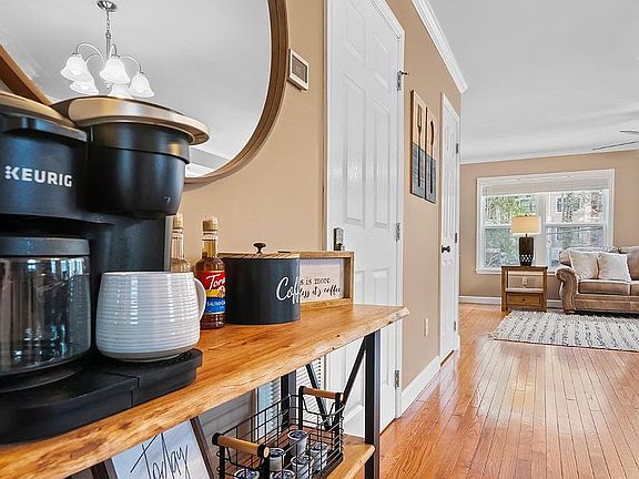 4th image of 134 Roaring Fork Rd