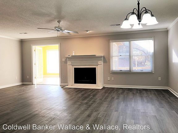 2nd image of 10450 Laura Lee Ln