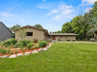 2725 Pilgrim Ln N, Plymouth, MN 55441