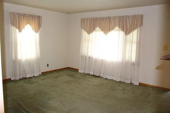 3rd image of 26 Medford St