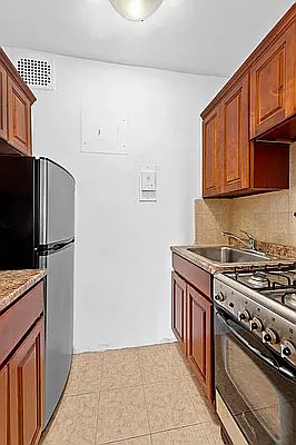 2nd image of 310 E 49th St APT 5F