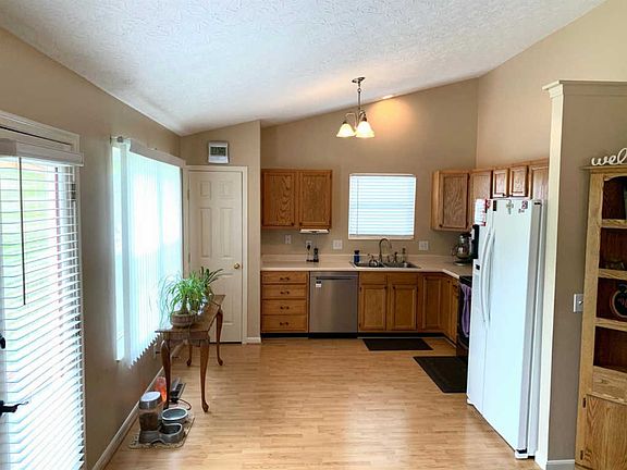 5th image of 330 Keswick Dr
