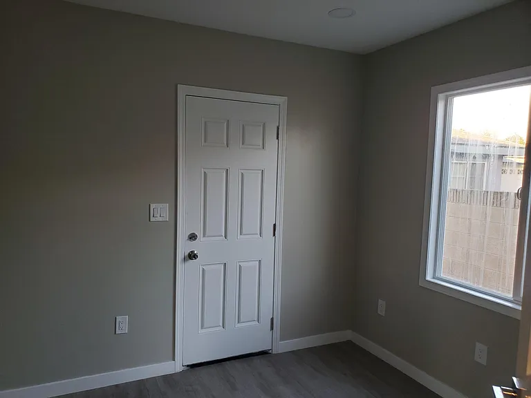 16818 Lakewood Blvd — Photo 3