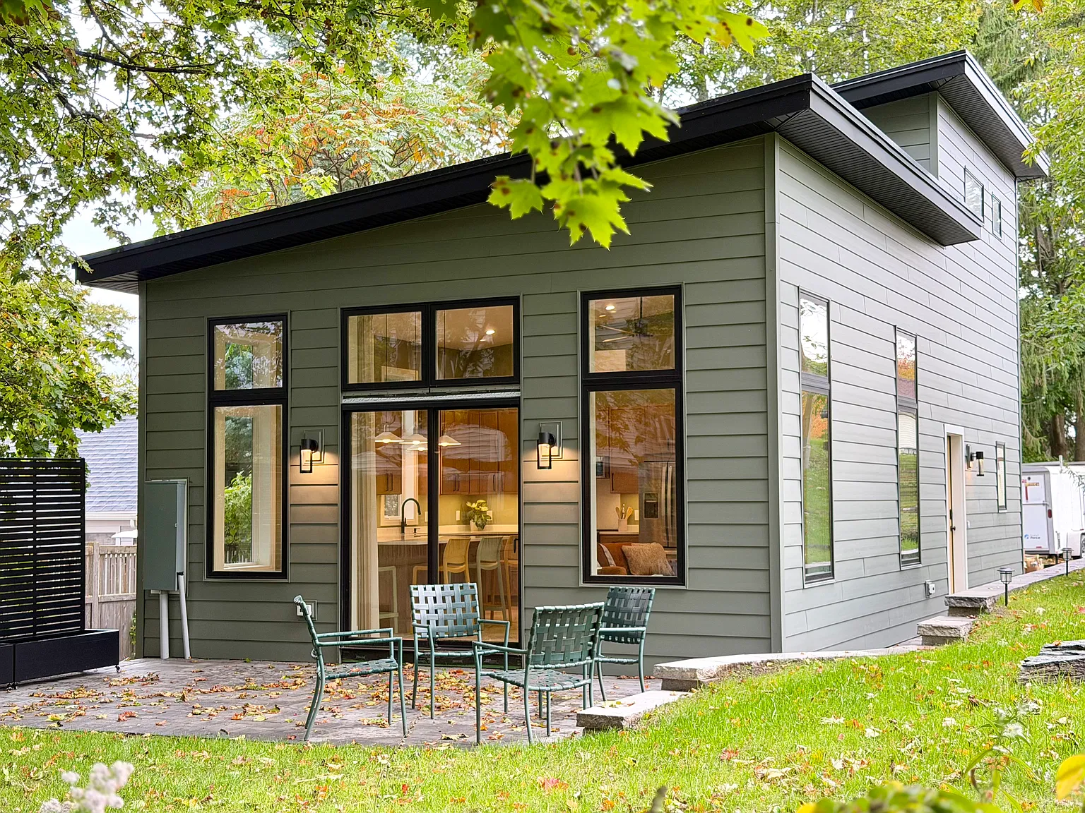 2 bed, 1100 sqft, $4,149 — Photo 3