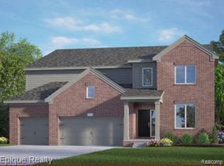 35955 Glenville Dr, New Baltimore, MI