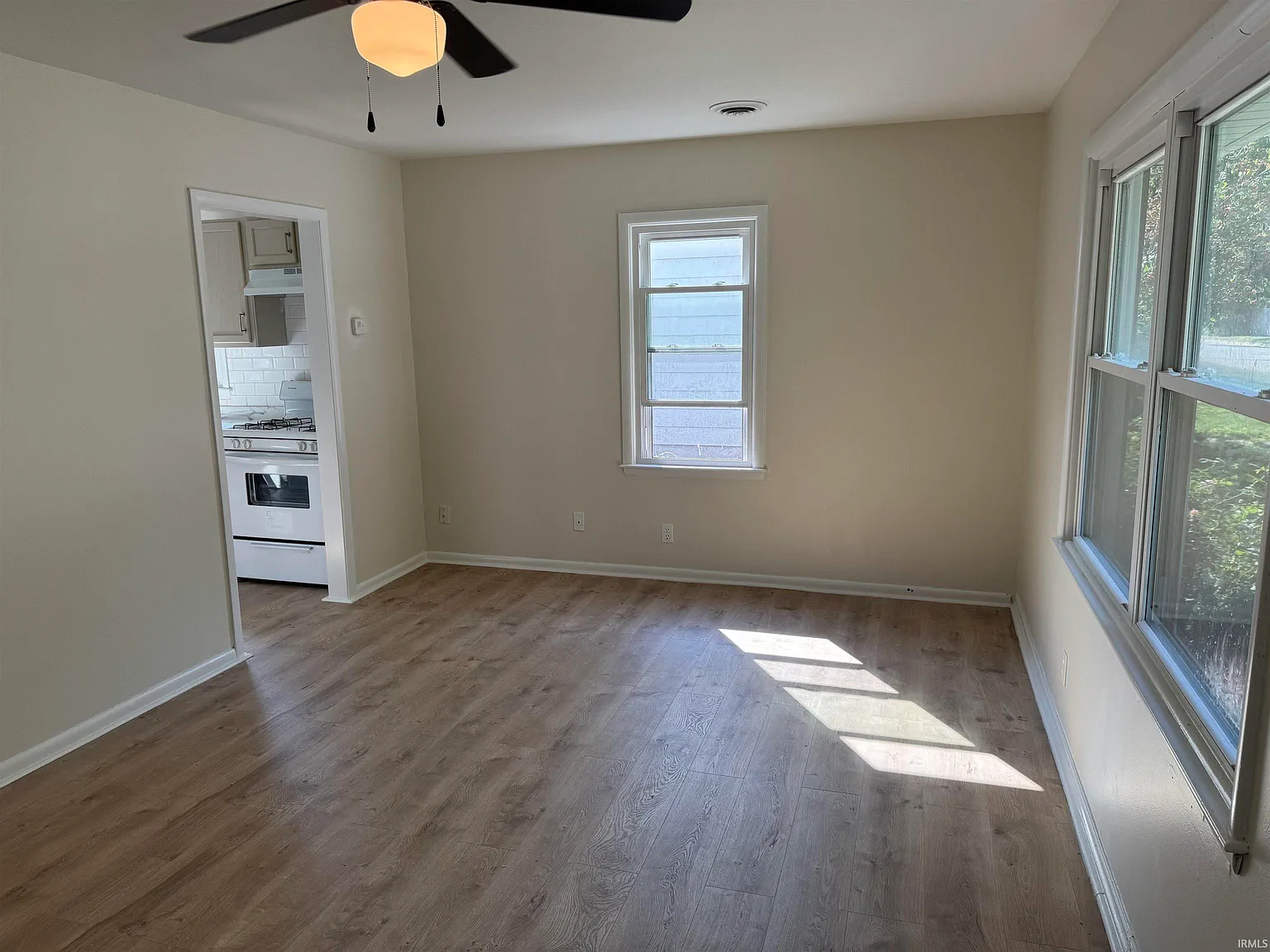 2 bed, 1.0 bath, 744 sqft, $1,390 — Photo 4