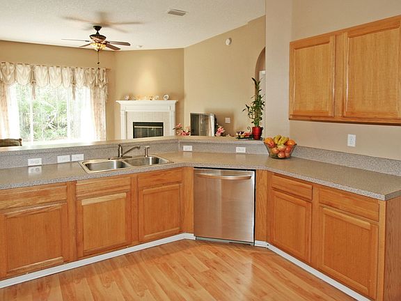 4th image of 8862 Canopy Oaks Dr