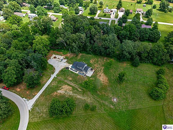 4th image of 300 Jordon Ave