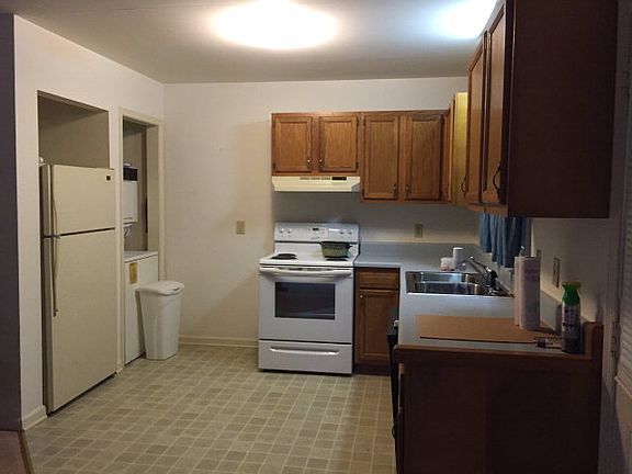 5th image of 400 Sherwood Dr