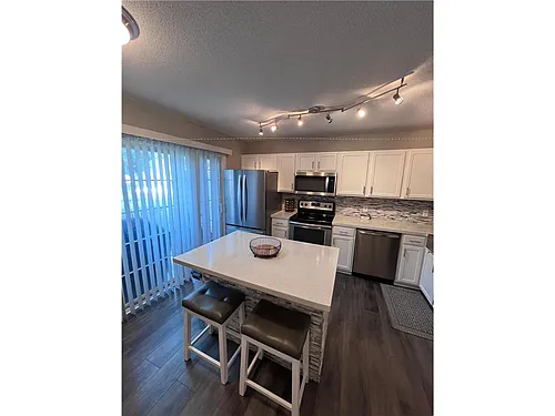 1198 Highpoint Curv Photo 1