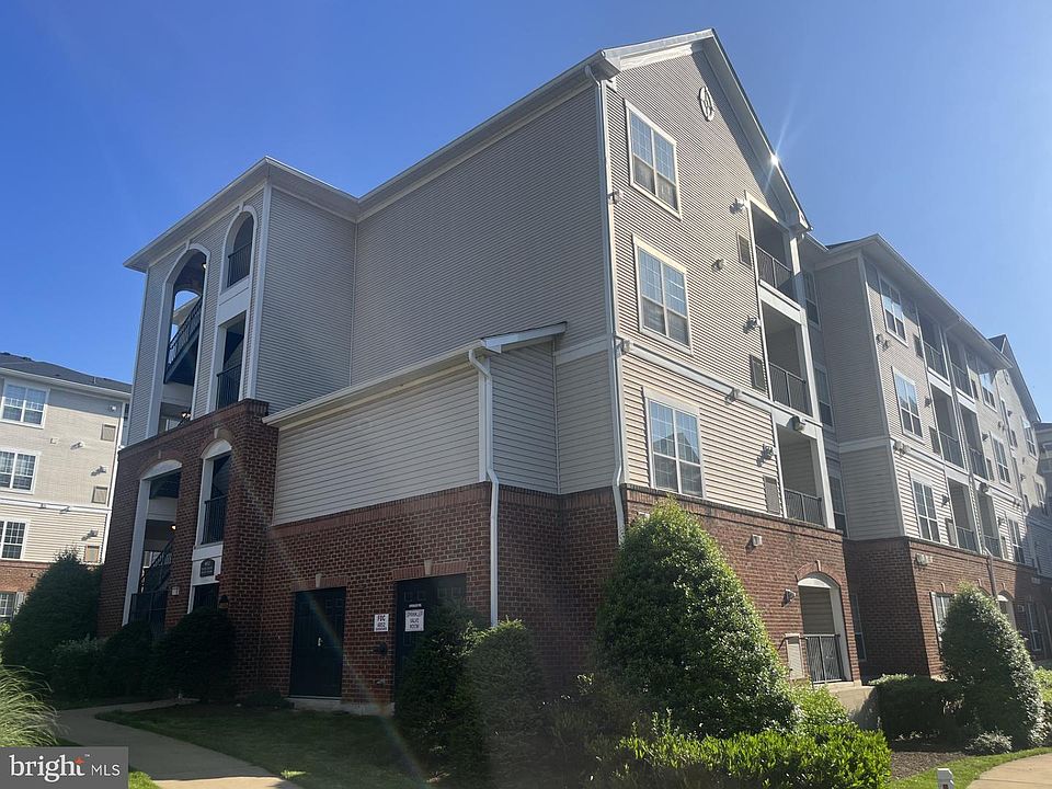 1st image of 4852 Eisenhower Ave Unit 141