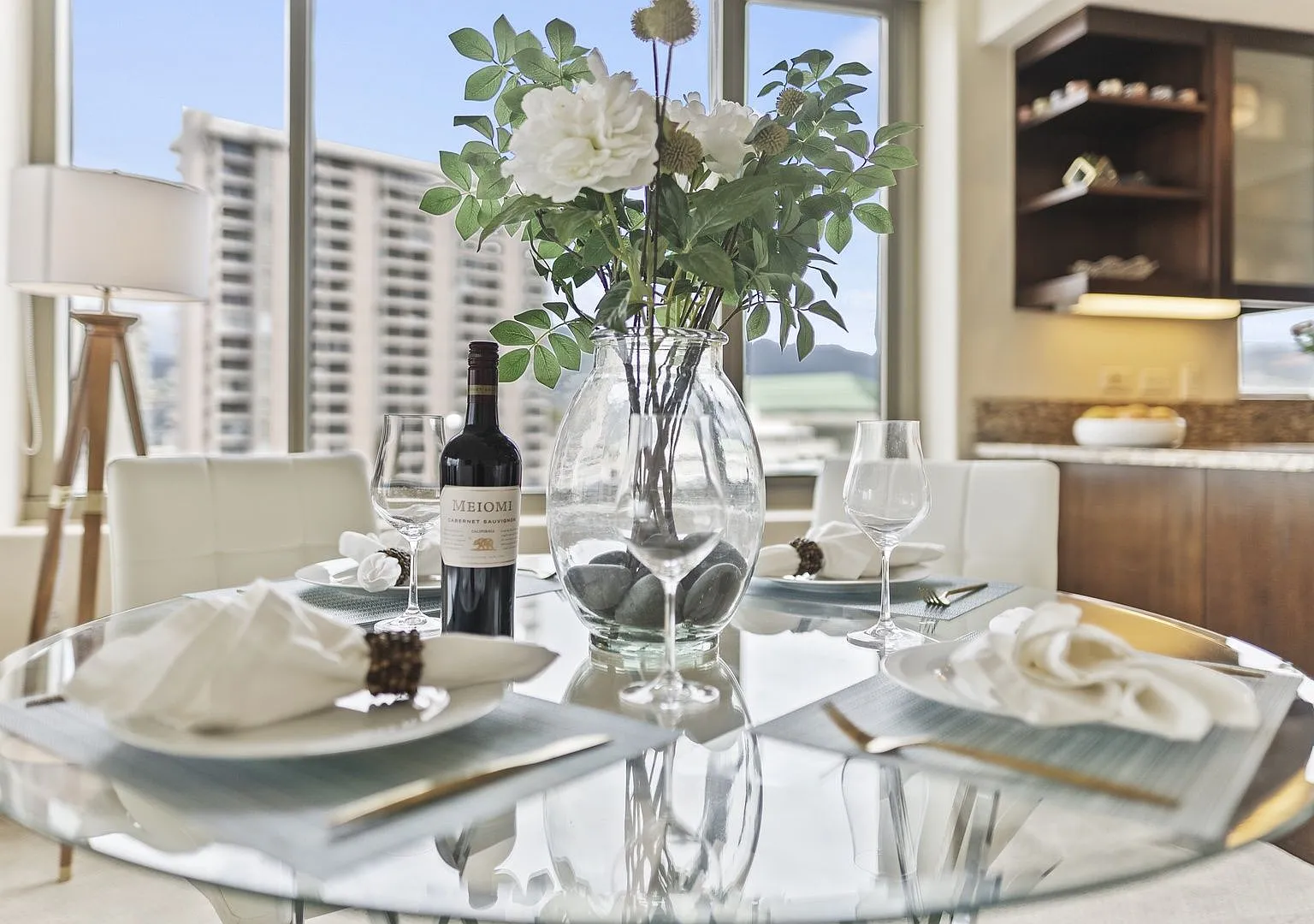 Watermark Waikiki Unit 901 w/ Panoramic Oceanviews — Photo 3