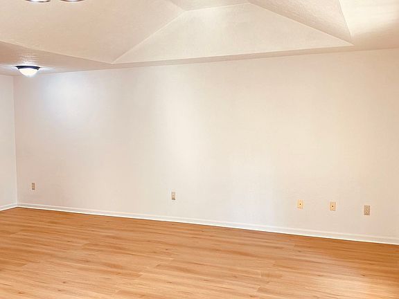 4th image of 1289 Heatherwood Ln