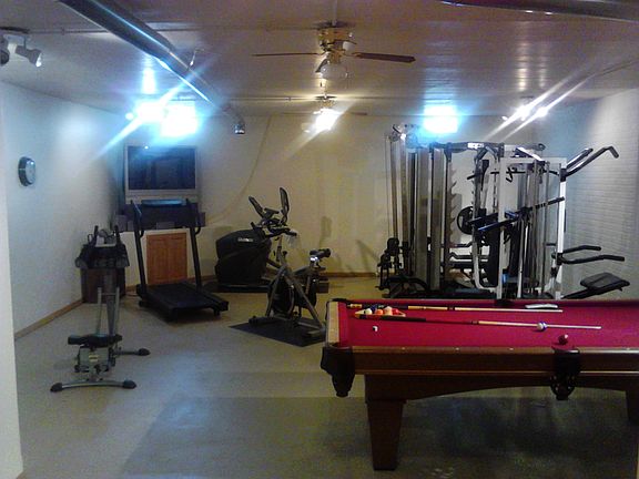 4th image of 656 Coyote Cir