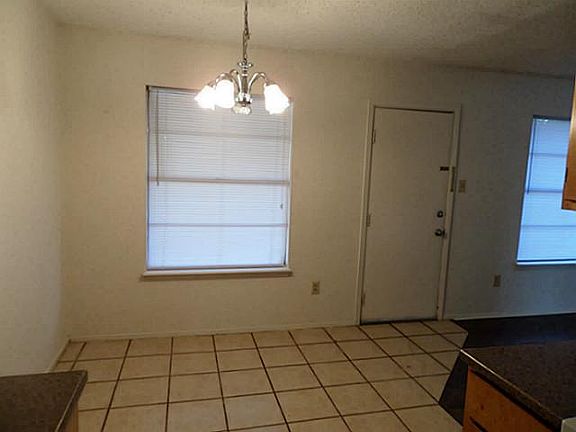 5th image of 5217 Foxmoor Ct