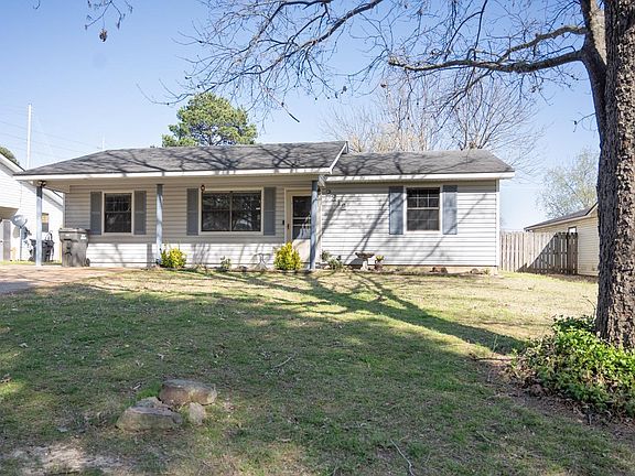 4th image of 2212 Crescendo Dr