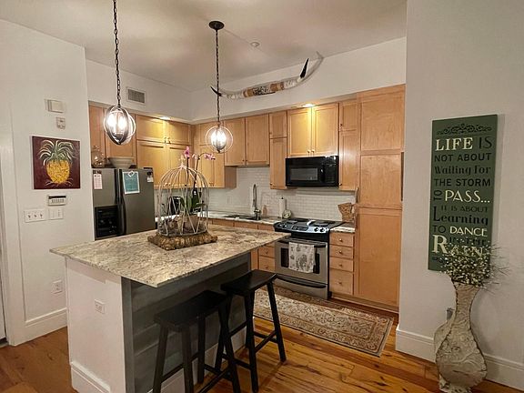 2nd image of 1121 Camellia Blvd Unit 103