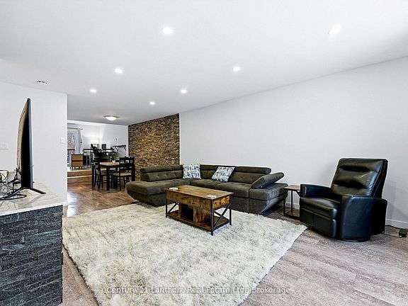 3rd image of 115 Ridley St