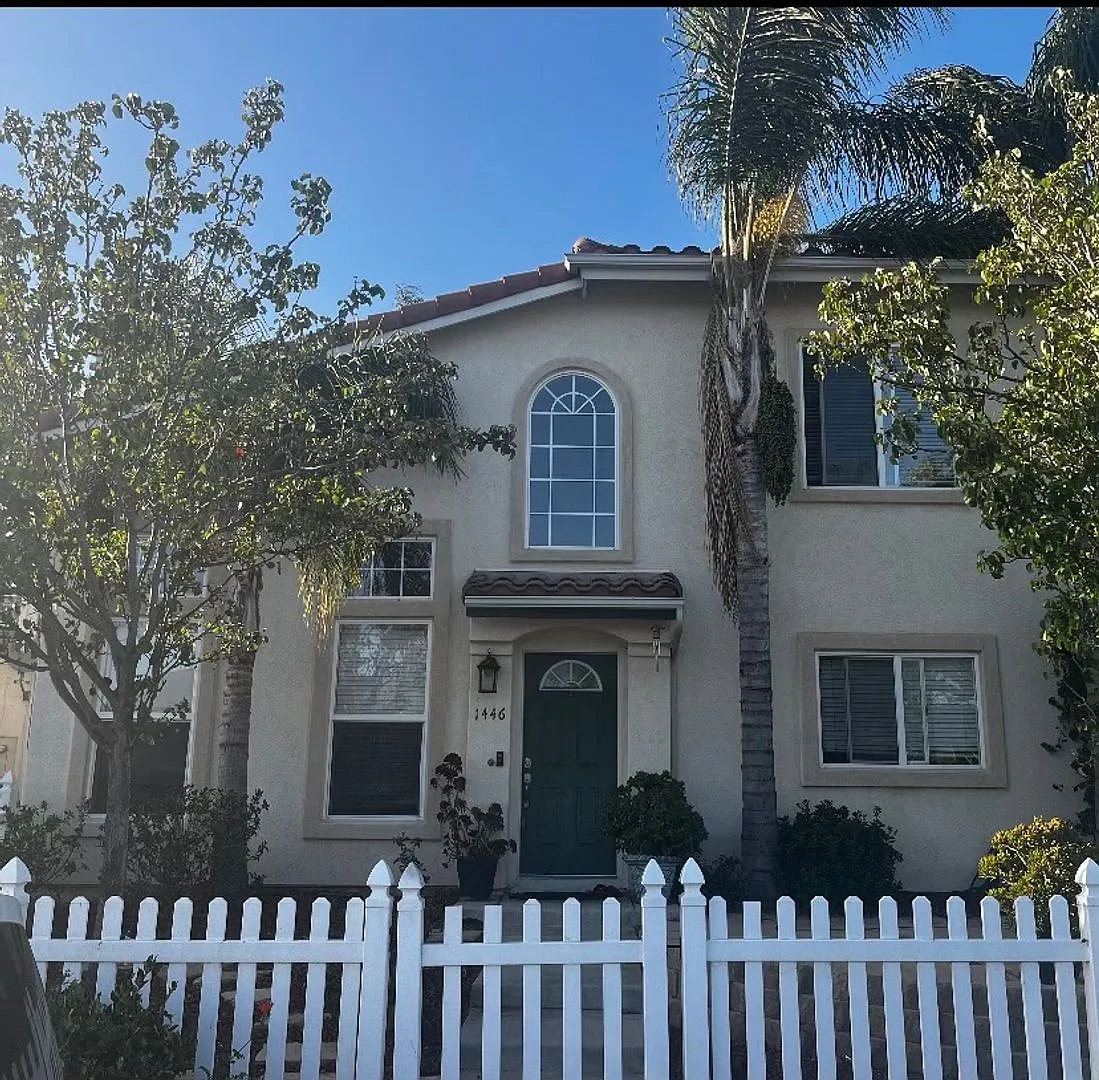 Large 4 Bedroom 3 Bath House w/ 2 car garage — Photo 1