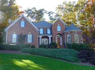 8519 Rosedale Dr, Oak Ridge, NC 27310