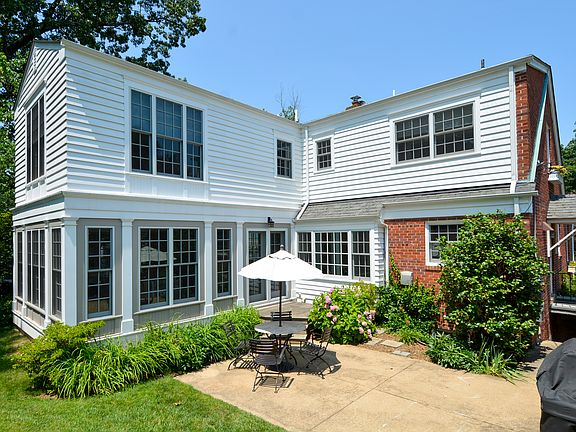 2nd image of 5526 18th St N