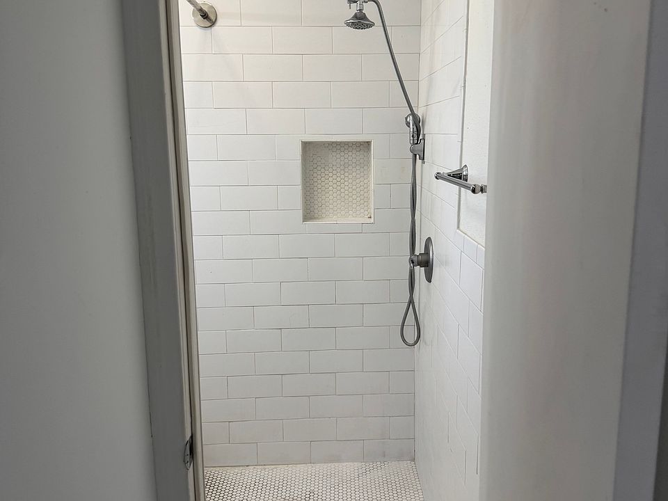 1st image of 1636 Mentone Ave #1636
