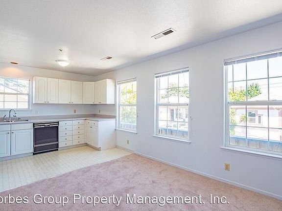 4th image of 143 Campbell St