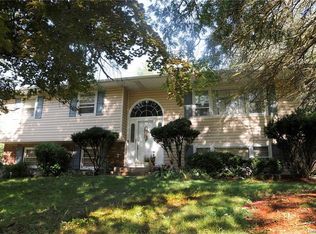 35 Eastbourne Dr, Spring Valley, NY 10977