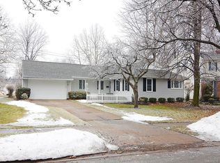 40 Fox Chapel Rd, Buffalo, NY 14221