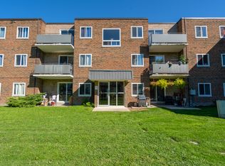 849 Devine St, Sarnia, ON N7T1X4