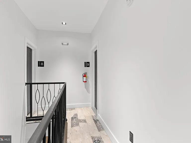 2504 41st St NW #9 — Photo 4