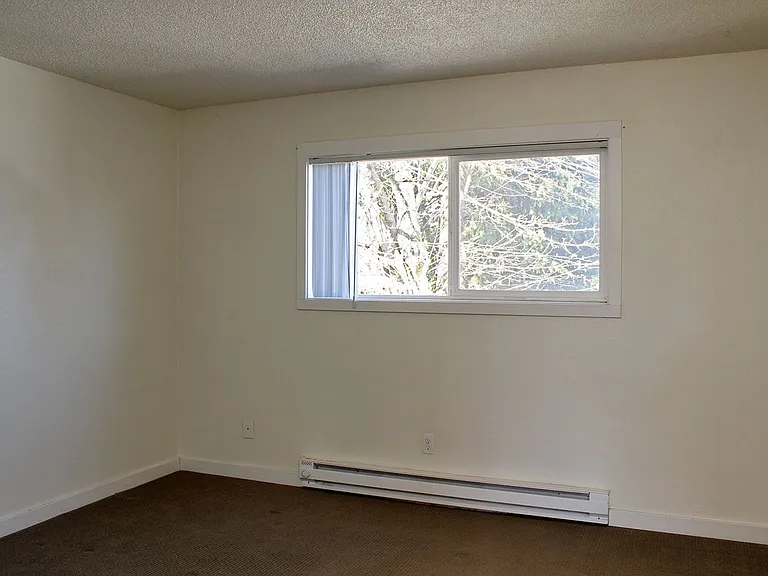 9222 N Lombard St — Photo 16