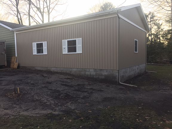 4th image of 1278 Crandall Ave