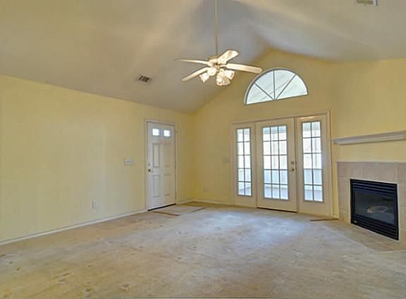 2nd image of 924 Bridges Dr