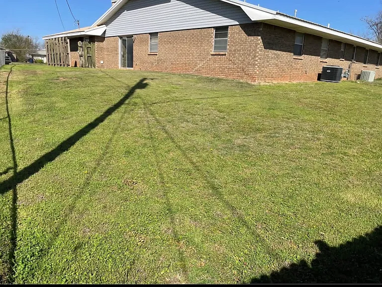 720 E Redbud Ct — Photo 3