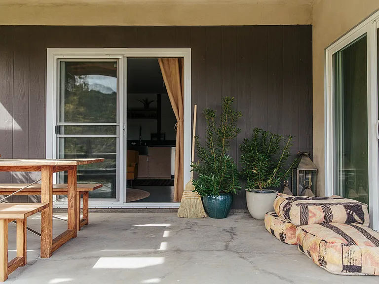 Medley Ln — Photo 42