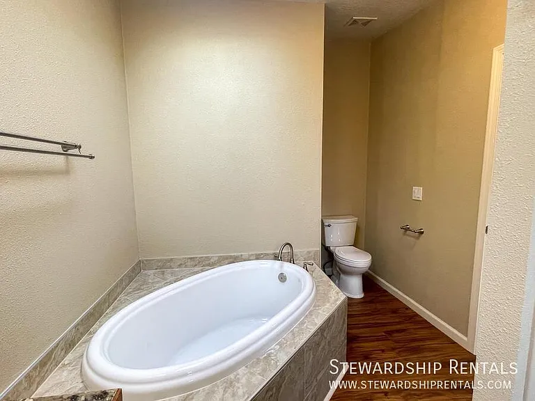 1313 Bramblewood Ln — Photo 24