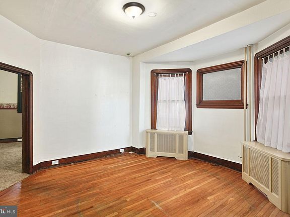 5th image of 310 W Somerville Ave