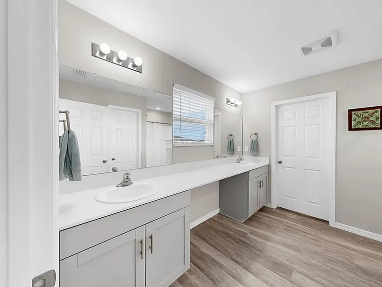 12724 Tannencrest Dr — Photo 5