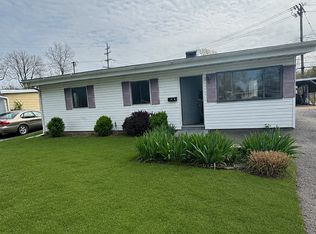 500 Saint Barbara Ln, Cahokia, IL 62206