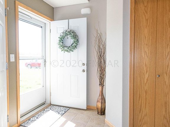 2nd image of 978 Parkway Dr