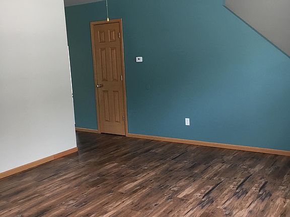 2nd image of 1810 Dainesway